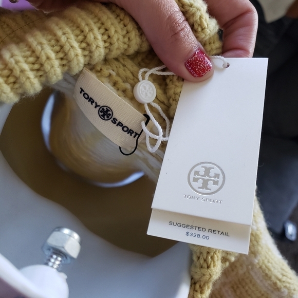Tory Burch Sport NWT Women's XS 100% Merino Wool Fair Isle Sweater Jojoba Yellow - Picture 4 of 8